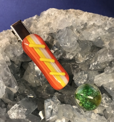   The Tie Bar (orange) & the Tie Tack (green). The men and women we love may work for a living, but that doesn't mean they have to dress like it! Create these along with a set of cufflinks and you've got the perfect gift to thank them for all the hard work they do.  
